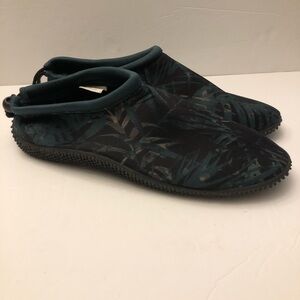 Crivit Mens Black and Green Print Water Shoes Size 9.5